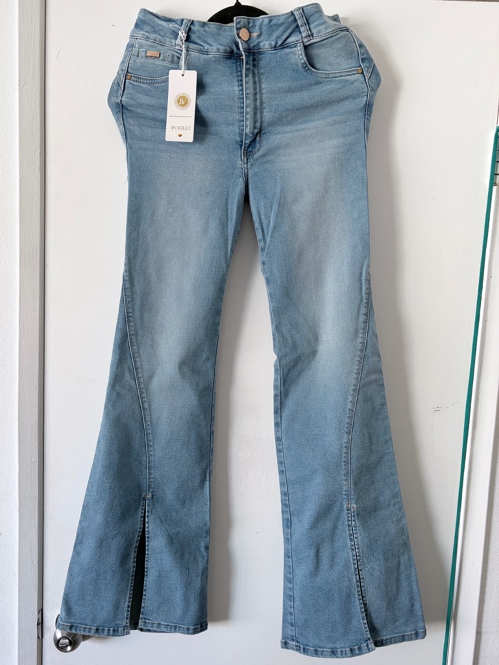 Colombian-style butt-lifting jeans
- Unbranded